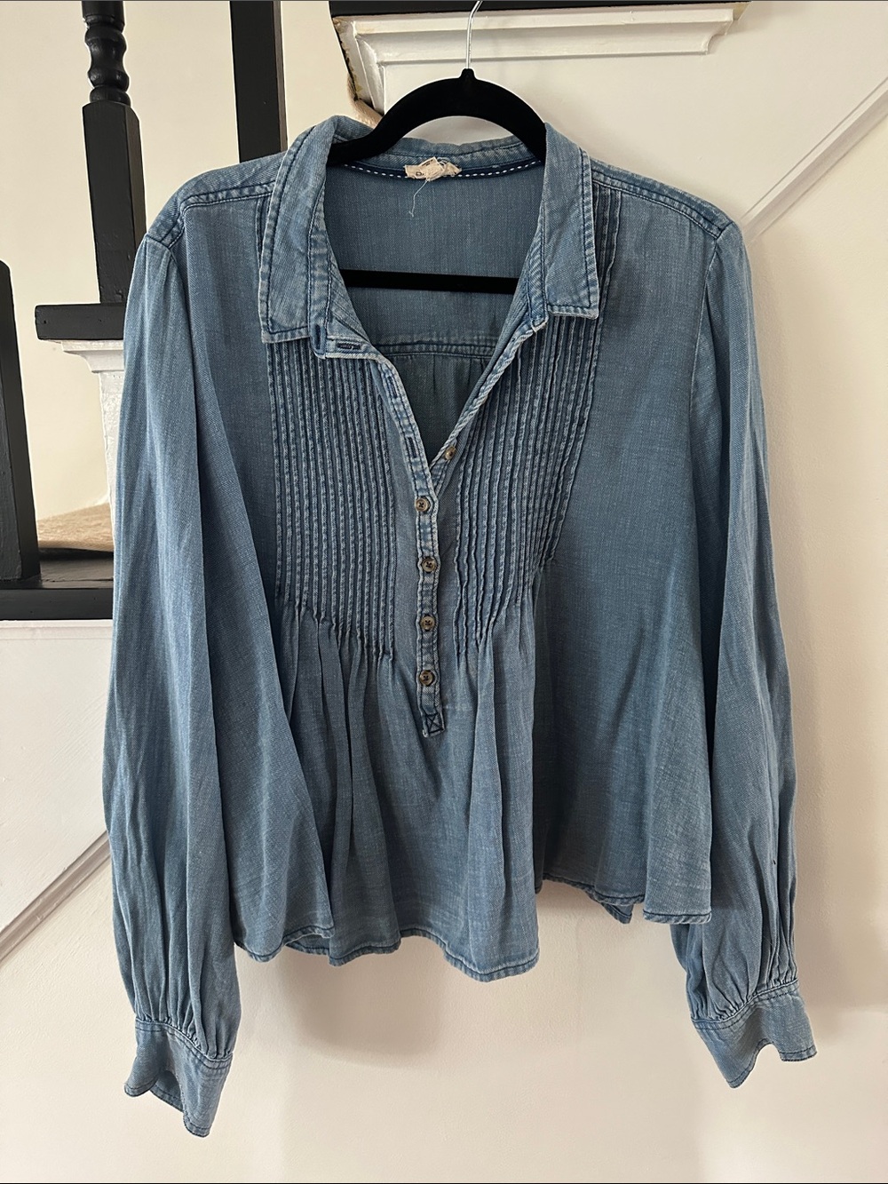 Pilcro Relaxed Pintuck Denim-Look Button Front Women’s Top - Blue